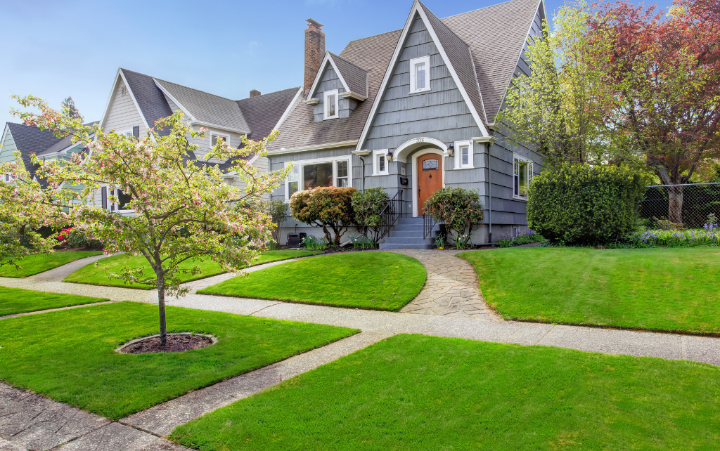5 Must-Know Benefits of Summer Curb Appeal for St. Louis Homeowners