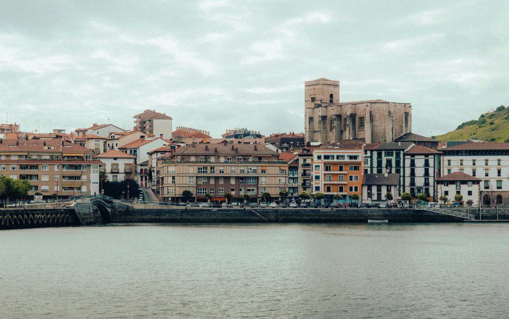 St. Louis Homebuyers: 5 Key Factors to Decide Between City or County Living